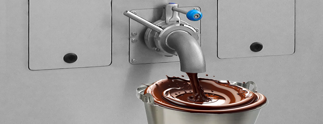 Manual tap at the front of the melting tank for chocolate dispensing, ensuring a seamless production process and allowing you to start working immediately.